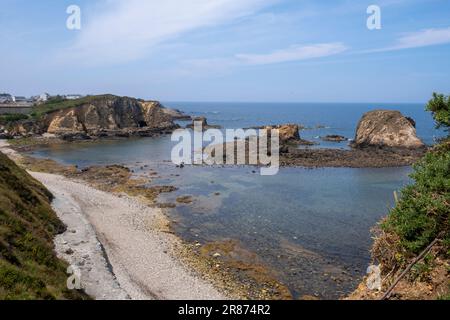 Plage de Represas à Tapia de Casariego, Asturies, Espagne. Côte de la mer de Cantabrie. Banque D'Images