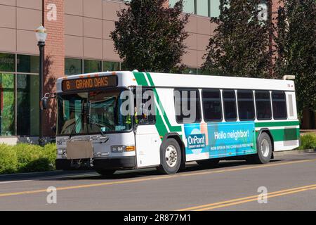 Corvallis, OREGON, États-Unis - 12 juin 2023; bus du système de transport Corvallis sur la rue de la ville sur la route 8 Banque D'Images