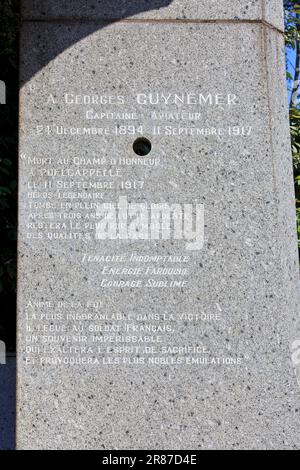 Mémorial à l'ace du combattant du service aérien de la première Guerre mondiale français et capitaine de héros national Georges Guynemer (1894-1917) à Dunkirk (Nord), France Banque D'Images