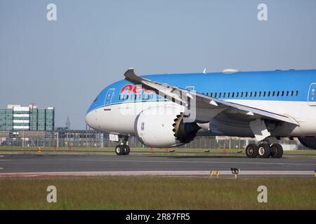 Boeing 787-900, EI-NEU, de Neo Airlines, au roulage jusqu'à la piste 06L de l'aéroport Pearson, Toronto Banque D'Images