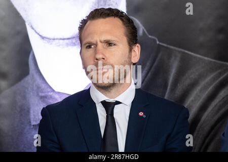 9 juin 2023, salon-de-Provence, France : le député Jean-Marc Zulesi est présent lors de la visite d'Elisabeth borne. Le Premier ministre Elisabeth borne et le ministre de l'emploi Olivier Dussopt visitent les bureaux d'Inva, une société d'intégration sociale qui aide aux chômeurs de longue durée et de RSA (solidarité des revenus du travail) Les bénéficiaires retournent au travail dans le cadre du nouveau contrat d'emploi pour les jeunes mis en place par le président français Emmanuel Macron dans le cadre du nouveau site nommé ''France Travail''. ''le emploi'' (une agence gouvernementale française qui enregistre les chômeurs, les aide à trouver un emploi et leur fournit des emplois Banque D'Images