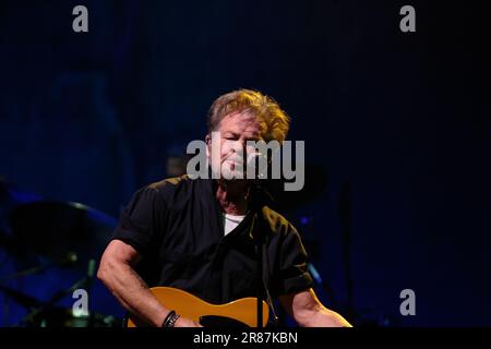 Toronto, Canada. 19th juin 2023. John Mellencamp se produit lors de la visite « en direct et en personne » au Massey Hall. Crédit : Bobby Singh/Alay Live News Banque D'Images