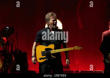 Toronto, Canada. 19th juin 2023. John Mellencamp se produit lors de la visite « en direct et en personne » au Massey Hall. Crédit : Bobby Singh/Alay Live News Banque D'Images