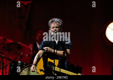 Toronto, Canada. 19th juin 2023. John Mellencamp se produit lors de la visite « en direct et en personne » au Massey Hall. Crédit : Bobby Singh/Alay Live News Banque D'Images