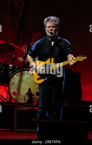 Toronto, Canada. 19th juin 2023. John Mellencamp se produit lors de la visite « en direct et en personne » au Massey Hall. Crédit : Bobby Singh/Alay Live News Banque D'Images