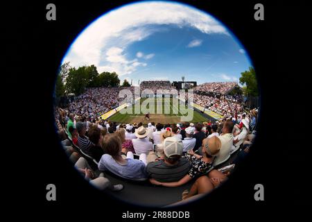 Fisheye shot, cour centrale, épuisé, final Frances Tiafoe USA vs Jan-Lennard Struff (GER) tennis, BOSS Open 2023, Weissenhof, Stuttgart Banque D'Images