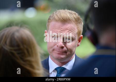 Robbie Moore, député (con: Keighley et Ilkley), interviewé à College Green, Westminster, le 19th juin 2023 Banque D'Images