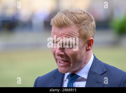 Robbie Moore, député (con: Keighley et Ilkley), interviewé à College Green, Westminster, le 19th juin 2023 Banque D'Images