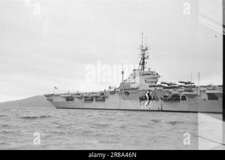 Courant 12-3-1947: Unités Fåtebösek anglaises de la flotte domestique britannique visitent les villes côtières norvégiennes au début du mois de juin. À bord de «Vengeance», le commandant en chef de la Marine britannique, le premier seigneur de la mer, l'amiral Cunningham. Cette première visite officielle de la flotte britannique après la guerre est venue à l'initiative norvégienne, pour saluer et remercier la Marine britannique. Photo: Aktuell / NTB ***PHOTO NON TRAITÉE*** Banque D'Images