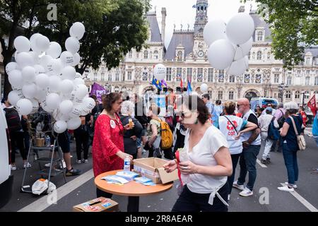 Paris, France. 20th juin 2023. Rassemblement pour protester contre la sous-dotation en personnel dans les hôpitaux et la réforme de l'âge de la retraite, à Paris, en France, sur 20 juin 2023. Photo de Pierrick Villette/ABACAPRESS.COM crédit: Abaca Press/Alay Live News Banque D'Images