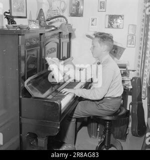 Actuel 33-7-1960: Compositeur au 14 Trond Kverno, 14 ans, a appris avec Knut Nystedt, et compose de la musique. Photo: Ivar Aaserud / Aktuell / NTB ***PHOTO NON TRAITÉE*** Banque D'Images