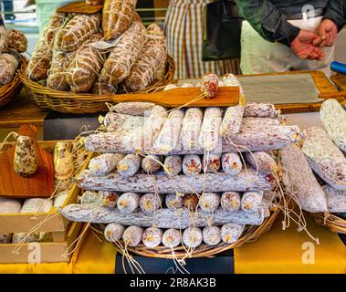 Journée de marché à Cannobio spécialités locales proposées- Verbania, Piémont, Italie, Europe Banque D'Images