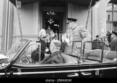 Courant 15-2-1960: Majestés rencontrer un couple royal suédois vital lors d'une visite réussie en Norvège. Photo: Sverre A. Børretzen / Aage Storløkken / Aktuell / NTB ***PHOTO NON TRAITÉE*** Banque D'Images