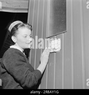 Actuel 11-8-1960: La plus grande course de mille de tous les temps le record du monde de 10 000 m a été poussé de trois quarts de minute! Il est maintenant 15.46.6. L'homme qui a livré cette fabuleuse performance est Knut Johannesen. La récompense a été l'or! Nous avons obtenu de l'or là où nous l'attendions le moins en 1 500, où Roald AAS avait le meilleur de sa vie à distance. Photo: Ivar Aaserud / Aktuell / NTB ***PHOTO NON TRAITÉE*** Banque D'Images