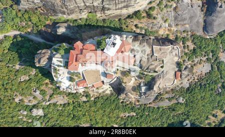 Belles vues aériennes sur les monastères de Meteora Kalabaka, Trikala Grèce Banque D'Images