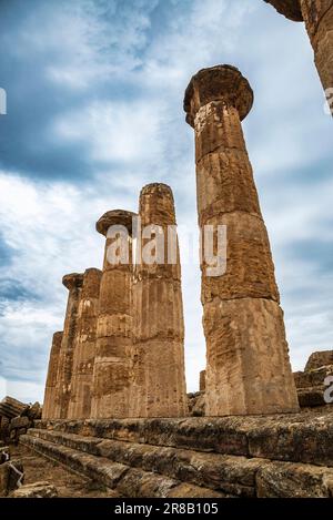 Temple d'Heracles ou Temple d'Hercules dans la Valle dei Templi ou Vallée des temples, Agrigente, Sicile, Italie Banque D'Images