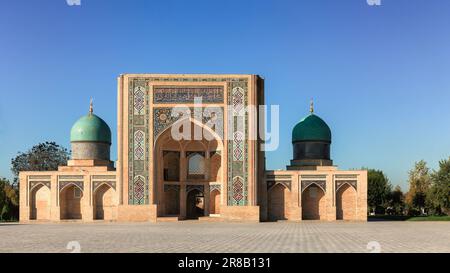 Tachkent, Ouzbékistan. 18 octobre 2019 : vue sur Barak-khan Madrasah, une partie de l'ensemble Imam Hazrati. Banque D'Images