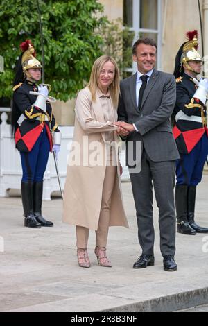Paris, France. 20th juin 2023. Le président français Emmanuel Macron reçoit le Premier ministre italien Giorgia Meloni à l'Elysée à Paris, en France, sur 20 juin 2023. Photo par Ammar Abd Rabbo/ABACAPRESS.COM crédit: Abaca Press/Alay Live News Banque D'Images