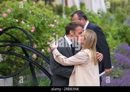Paris, France. 20th juin 2023. Le président français Emmanuel Macron reçoit le Premier ministre italien Giorgia Meloni à l'Elysée à Paris, en France, sur 20 juin 2023. Photo par Ammar Abd Rabbo/ABACAPRESS.COM crédit: Abaca Press/Alay Live News Banque D'Images