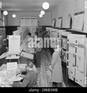 Actuel 46-6-1960: C'est ainsi qu'un morceau de nouvelles de plus devient Un discours - et son chemin aux lecteurs de journaux dans le monde entier. Quelques minutes après que Khrouchtchev ait quitté le podium de l'ONU, ses paroles ont été télégraphiques dans le monde entier. Photo: Ivar Aaserud / Aktuell / NTB ***PHOTO NON TRAITÉE*** Banque D'Images