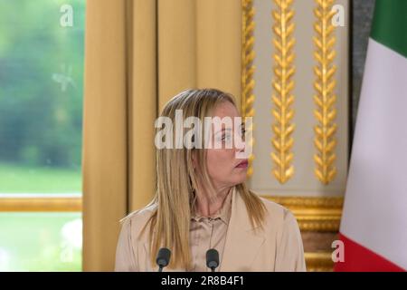Paris, France. 20th juin 2023. Le président français Emmanuel Macron reçoit le Premier ministre italien Giorgia Meloni à l'Elysée à Paris, en France, sur 20 juin 2023. Photo par Ammar Abd Rabbo/ABACAPRESS.COM crédit: Abaca Press/Alay Live News Banque D'Images