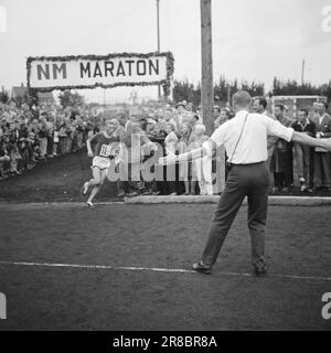 Courant 36-3-1960 : Imaginez si nous avons gagné l'or la Norvège envoie une grande équipe aux Jeux Olympiques de Rome. Les médailles n'ont jamais été aussi élevées. Nous n'osons pas le croire, mais imaginez si nous avons gagné l'or... Photo: Aage Storløkken / Aktuell / NTB ***PHOTO NON TRAITÉE*** Banque D'Images