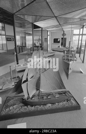 Aktuell 20 - 1974: La voile Norvège dans la HouseLe Musée maritime norvégien a été fondé il y a 60 ans, mais seulement ces jours-ci peut-on dire qu'il a été correctement établi en étroite association avec le Framhuset et la maison Kon-Tiki sur Bygdøynes. Photo: Sverre A. Børretzen / Aktuell / NTB ***PHOTO NON TRAITÉE*** Banque D'Images