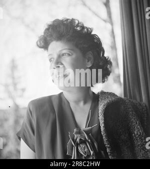 Réel 11-1948: La chanson et le saut forment une résidence commune. La chanteuse d'opéra Anne Brown épouse ski Jumper Thorleif Schjelderup.photo: Sverre A. Børretzen / Aktuell / NTB ***PHOTO NON TRAITÉE*** Banque D'Images