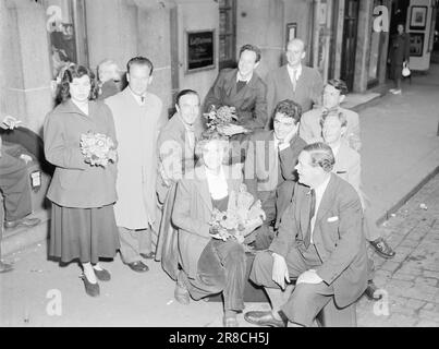 Réel 18-1950: Le Théâtre national leavesphoto: Arne Kjus / Aktuell / NTB ***photo non traitée*** Banque D'Images