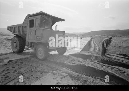 Courant 27-10-1960: La rivière est déplacée pour que les avions arrivent. Une subvention de l'OTAN de 40 millions pour le développement de l'aéroport de Værnes à Stjørdal.photo Sverre A. Børretzen: Aktuell / NTB ***photo non traitée*** Banque D'Images