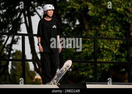 Rome, Italie. 21st juin 2023. Rizu Akama du Japon trains pendant la visite mondiale de skateboard rue Rome 2023 à Rome, parc Colle Oppio, 20 juin 2023. Credit: Insidefoto di andrea staccioli/Alamy Live News Banque D'Images