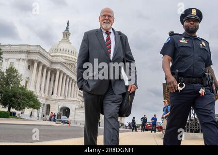 Washington, États-Unis. 20th juin 2023. L'ancien conseiller spécial John Durham quitte les États-Unis Capitole à la suite d'une audience privée des services de renseignement de la Maison, mardi, à 20 juin 2023, sur Capitol Hill, à Washington. Durham a été nommé pour enquêter sur les origines de l'enquête du FBI portant sur Trump et la Russie. Photo de Ken Cedeno/UPI crédit: UPI/Alay Live News Banque D'Images