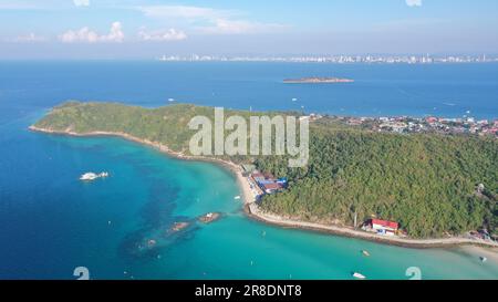 Belle vue aérienne de Koh Larn à Pattaya en Thaïlande Banque D'Images