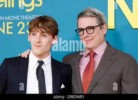 New York, États-Unis. 20th juin 2023. James Wilkie Broderick et Matthew Broderick arrivent sur le tapis rouge pour la première « No Hard sentiments » de Sony Pictures au cinéma AMC Lincoln Square le mardi, à 20 juin 2023, à New York. Photo de John Angelillo/UPI crédit: UPI/Alay Live News Banque D'Images