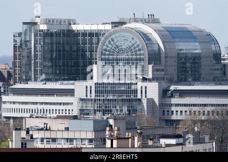 Bâtiment Paul-Henri Spaak du siège du Parlement européen à espace Leopold / Leopoldruimte dans le quartier européen de Bruxelles, Belgique © Wojciech Strozy Banque D'Images