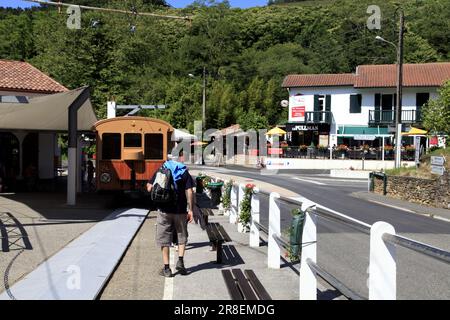 Le petit train de la Rhune au Col St Ignace. Ascain, Pyrénées Atlantiques, France Banque D'Images