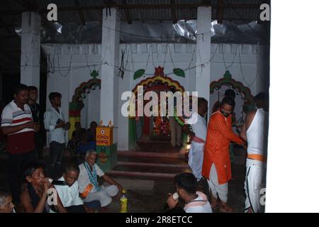 Bhadrak, Odisha , INDE - JUIN 20 2023 : idole divine des divinités hindoues Lord Jagannath pendant le festival chariot. Mondialement célèbre Rath Yatra (char Banque D'Images