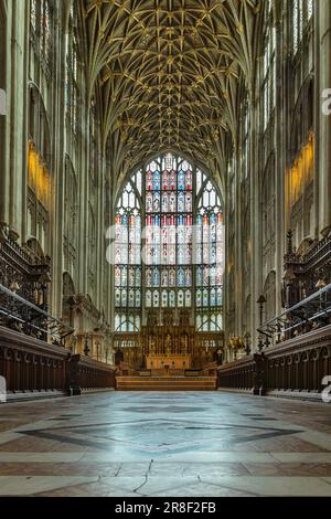 2023: Haute autel et grande fenêtre de l'est, cathédrale de Gloucester, Angleterre Banque D'Images