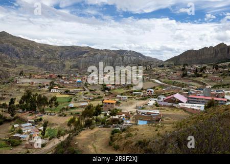 Voyages terrestres en Bolivie, Amérique du Sud : exploration de la périphérie montagneuse de la plus haute capitale administrative du monde : la Paz Banque D'Images