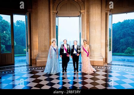 Bruxelles, Belgique. 20th juin 2023. Le roi Willem-Alexander et la reine Maxima des pays-Bas et le roi Philippe et la reine Mathilde de Belgique lors d'un banquet d'État au château de Laecken, le 20 juin 2023. Credit: Patrick van Katwijk/dpa/Alay Live News Banque D'Images