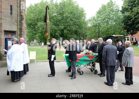 Cathédrale de Hereford, Hereford, Herefordshire, Royaume-Uni – mercredi 21st juin 2023 – les funérailles de Mel Parry QGM ont eu lieu cet après-midi à la cathédrale de Hereford. Mel Parry a reçu la Médaille de la galanterie Queens ( QGM ) pour son rôle dans l'assaut du Service aérien spécial ( 22 SAS Regt ) contre l'ambassade iranienne à Londres le 5th mai 1980 pour libérer des otages détenus par six hommes armés. Photo Steven May / Alamy Live News Banque D'Images