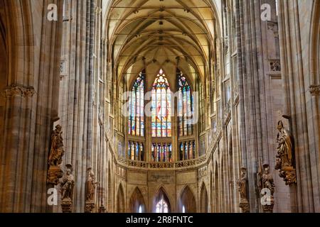 Intérieur de la cathédrale Saint-Vitus, Prague, République tchèque Banque D'Images