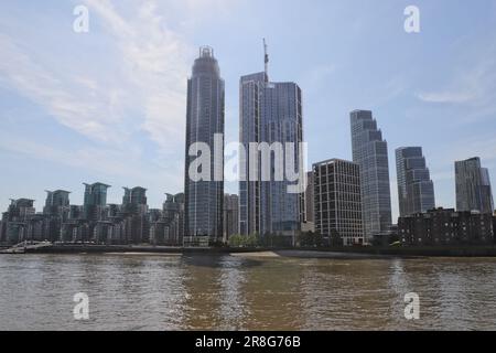 St George Wharf Tower et un neuf Elms Vauxhall London UK juin 2023 Banque D'Images