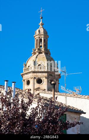 L'église de Puente la Reina, région de Navarre, pays Basque, Espagne Banque D'Images