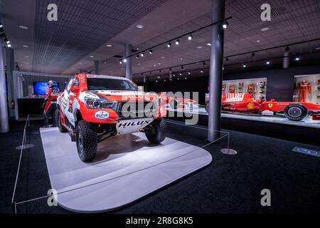 Toyota Hilux avec lequel Fernando Alonso a participé au rallye Dakar 2020. Photo prise au musée Fernando Alonso sur 16 mai 2023, en Espagne. Banque D'Images