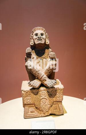 Statue de Xochipilli, prince aztèque des fleurs Dieu de la musique, Musée national d'anthropologie, Mexico, Mexique Banque D'Images