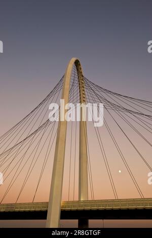 The Sails, pont suspendu de Santiago Calatrava au-dessus de A1, Reggio Emilia, Italie Banque D'Images