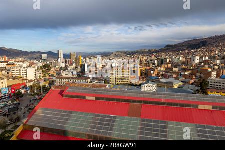 Vue sur le toit de la plus haute capitale administrative, la ville la Paz en Bolivie - Voyage et explorer l'Amérique du Sud Banque D'Images