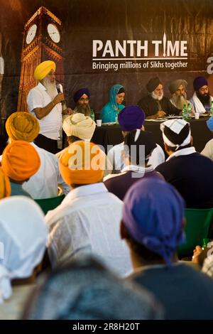 Réunion Panth Time. Communauté sikh. Sikhdharma Gurdwara Singh Sabha Association. Novellara. Province de Reggio Emilia. Italie Banque D'Images