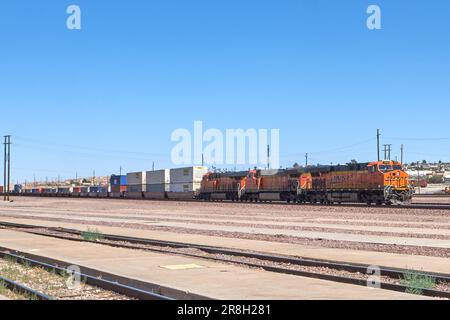 Barstow, Californie, États-Unis. 20th juin 2018. Train de marchandises BNSF à l'année ferroviaire à Barstow. (Credit image: © Ian L. Sitren/ZUMA Press Wire) USAGE ÉDITORIAL SEULEMENT! Non destiné À un usage commercial ! Banque D'Images